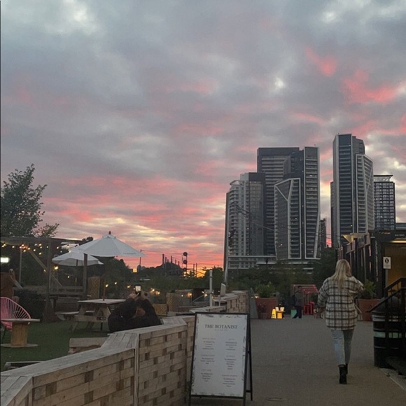 MCM Visetos Medium Tote Cognac Off-White - Picture 4 of 4